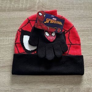 NWT … Spider-Man Beanie and Gloves Set